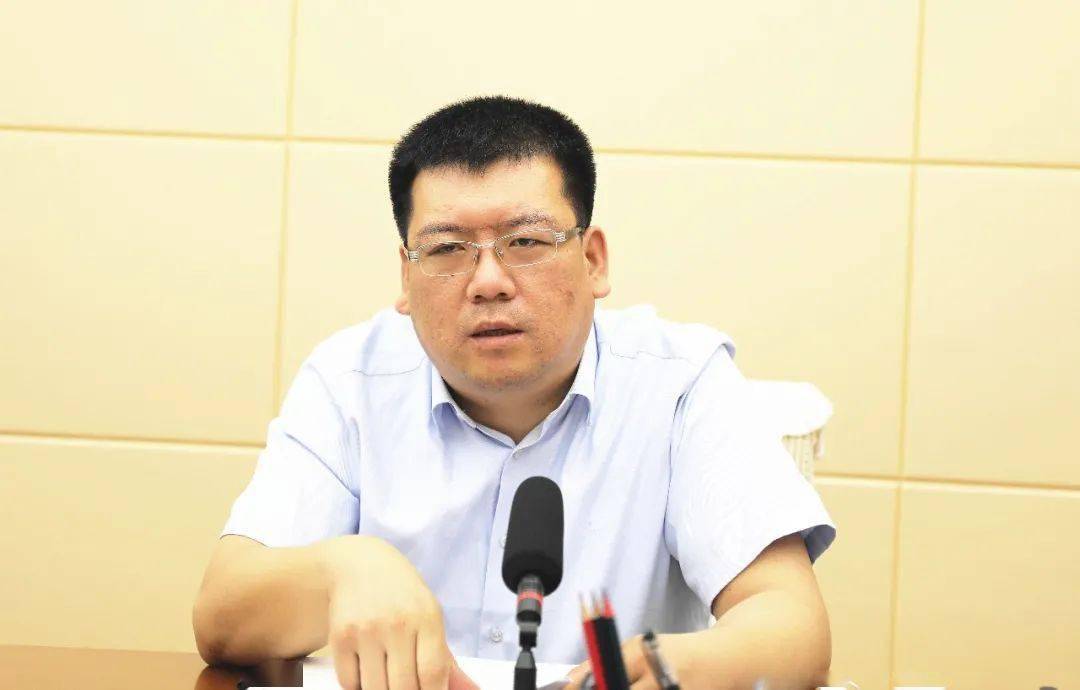 中秋时节话发展——我县召开企业家座谈会_薛洪