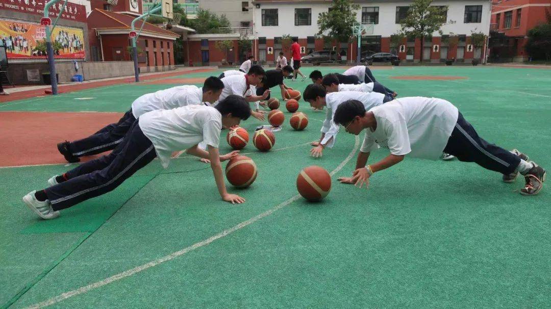张堰中学篮球课图片