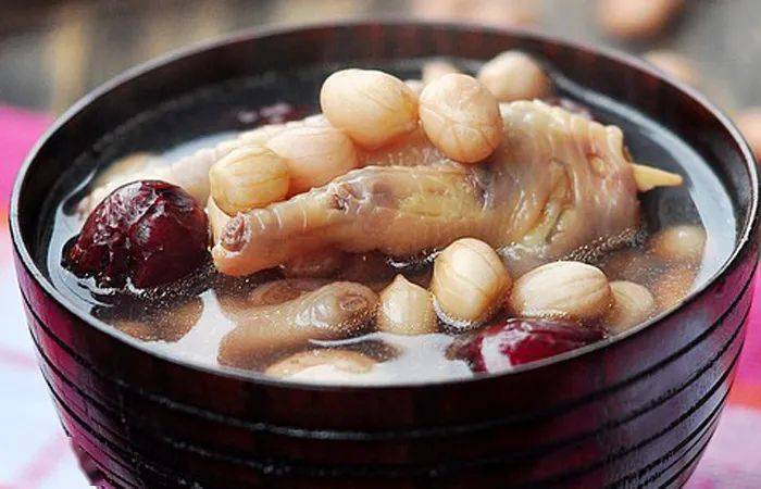 花生眉豆凤爪汤