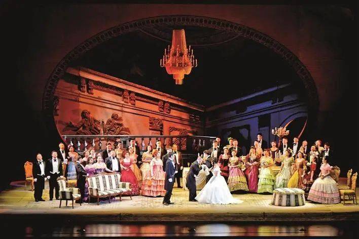 首个新启用高端文化服务设施 由中央歌剧院表演的世界名剧《茶花女》