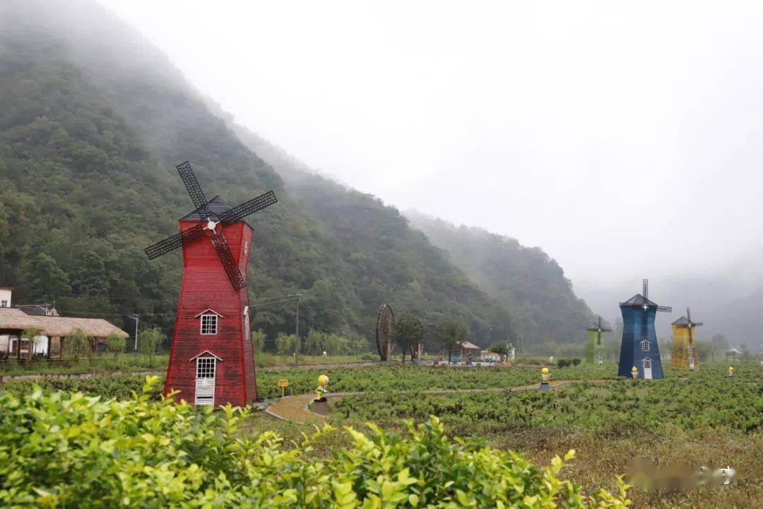 栾川山湾风情小镇图片