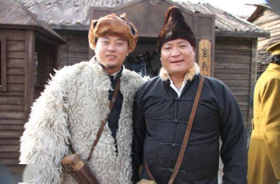 2016年,路晓波集导演,主演于一身,拍摄了一部电影《路小波》,剧情完全