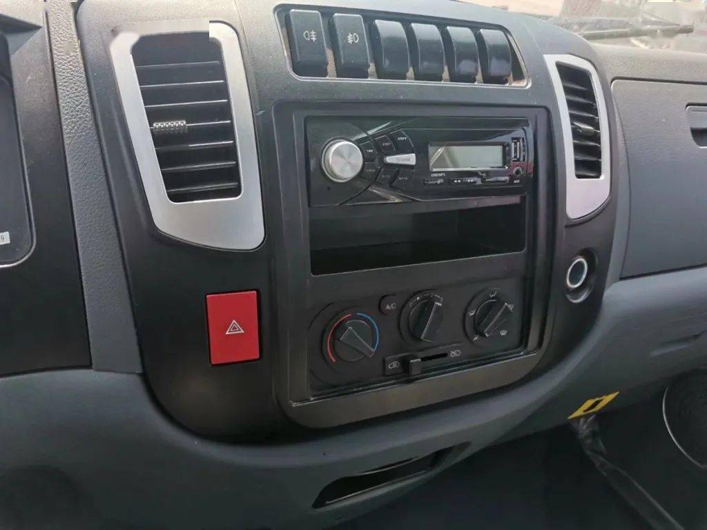 穿梭在城市配送与村镇物流的自由精灵——东风小霸王w15