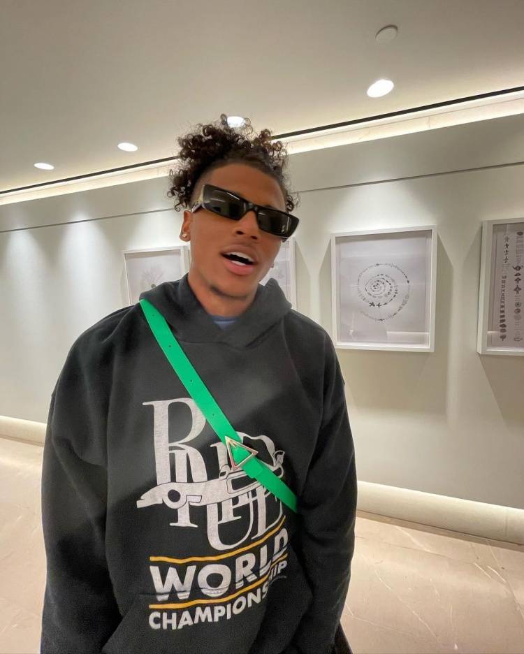 百变发型!火箭新秀杰伦-格林晒最新个人照