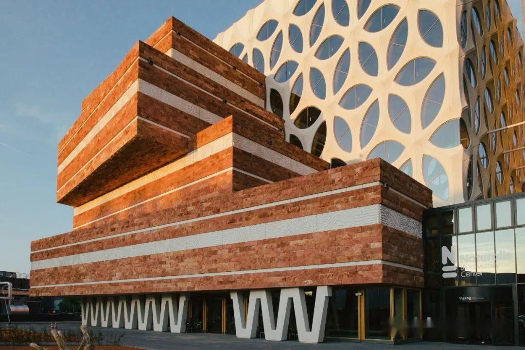 van|“外星生物”、行走的3D打印，未来服装长什么样？