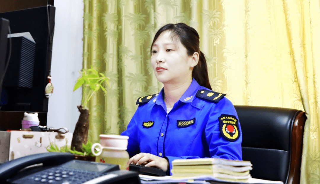 城管正能量走进城管家庭倾听他们的中秋团圆