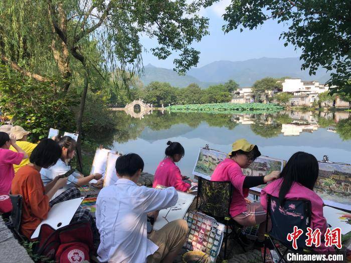 景区|中秋假期首日 世界文化遗产宏村景区热情迎客