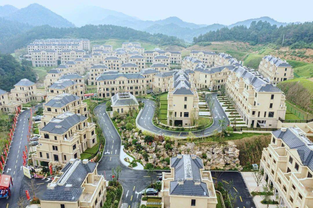 安吉华都龙山临湖台圆满交付