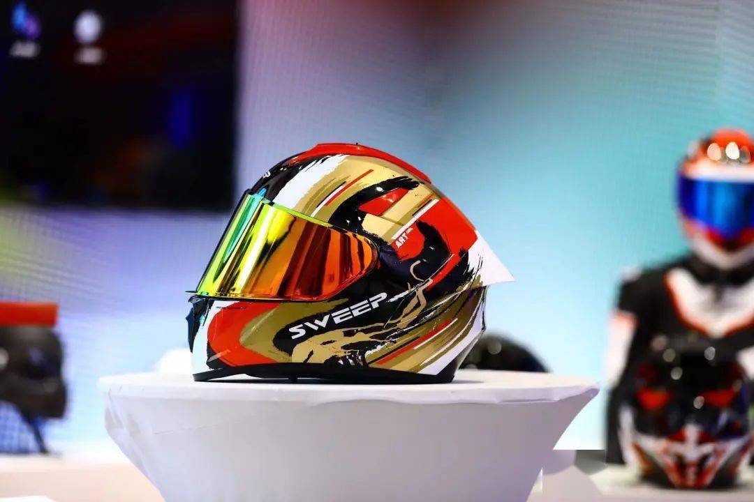 强势品牌马鲁申sweep摩博会上新制霸头盔极致花色