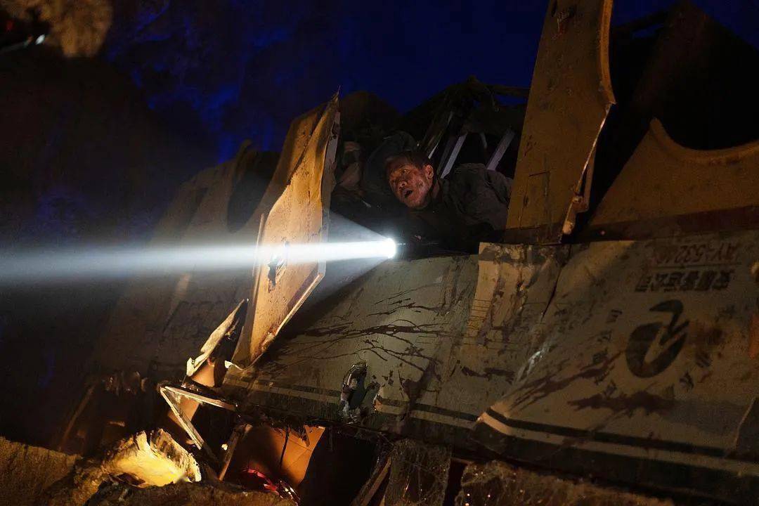 国产|《峰爆》：国产灾难片的叙事创新与内涵升华