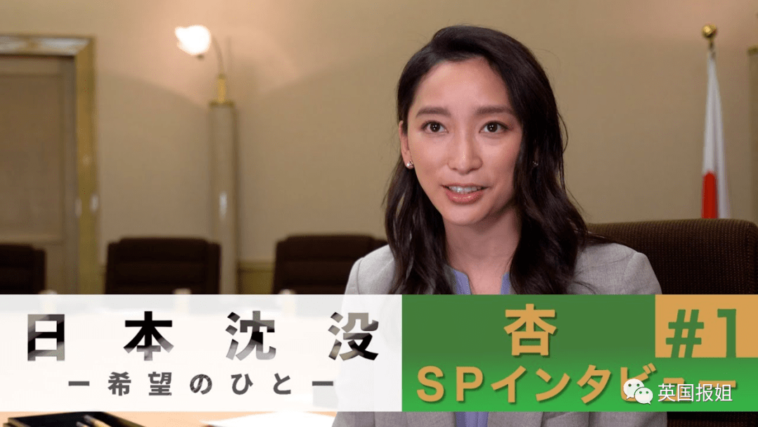 最近的节目里,她还大秀了一把厨艺,凭借教不会做饭的大学生们做春卷