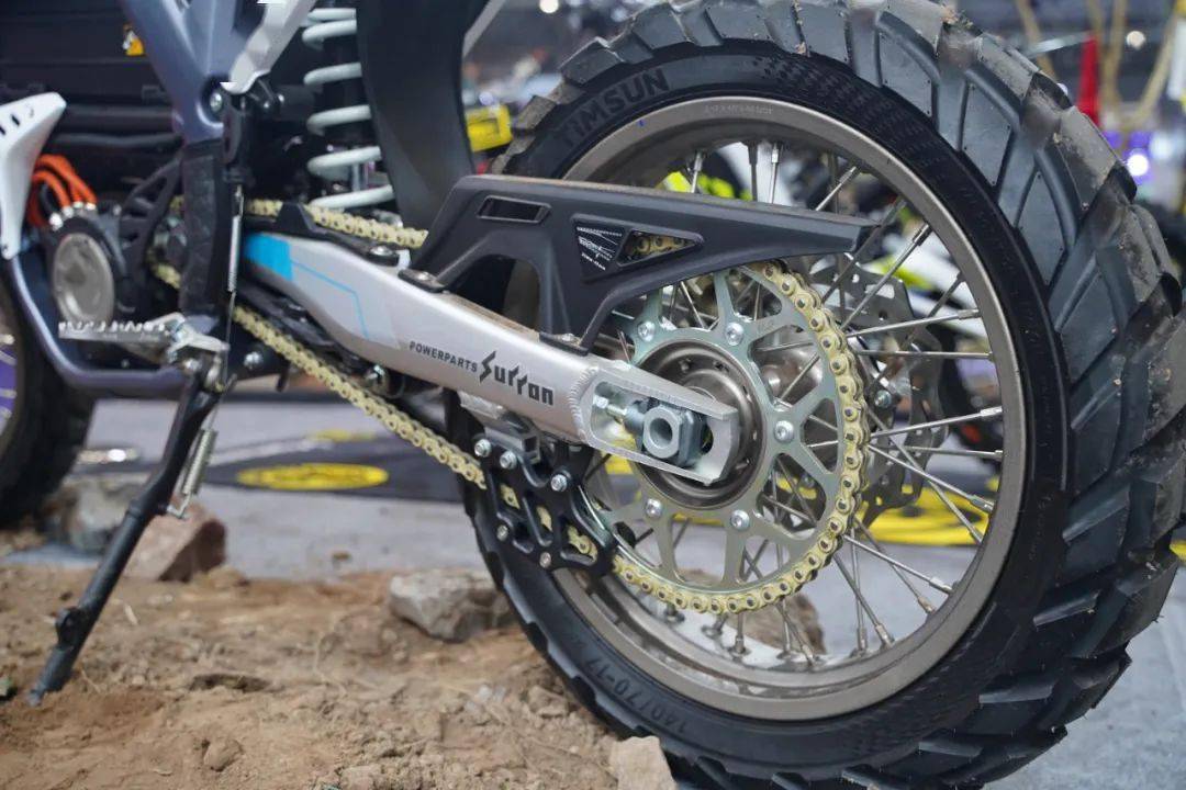 摩博会可上牌的电动越野车虬龙暴蜂售价43800元