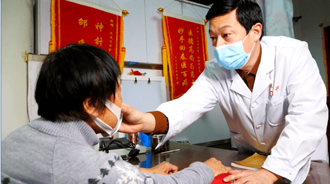 颈椎|这几个动作做不到，你的颈椎已经很危险了！