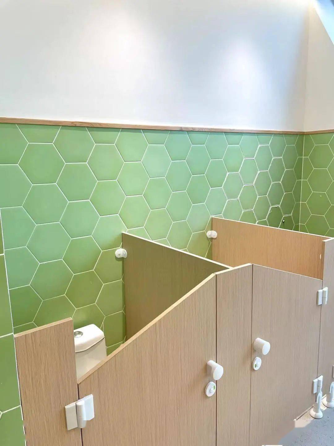 蜂巢|「小镇幼儿园教室」跟我走进学校一起看看吧