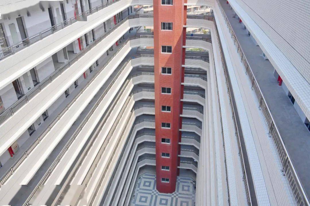 今年新建的大学宿舍谁最豪华?同样住宿费真能住这么好?