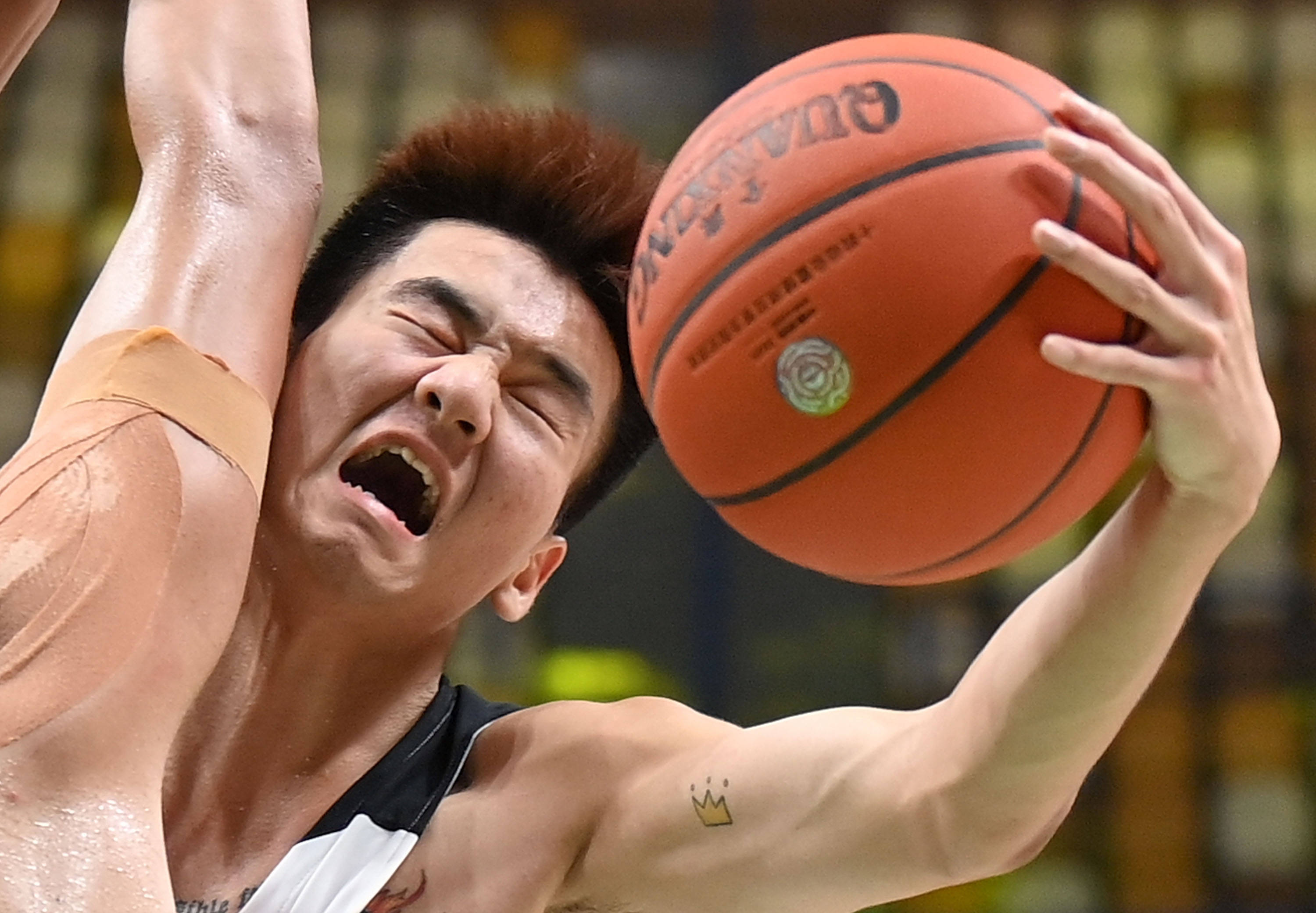 9月22日,广东队球员孙浩钦在比赛中.