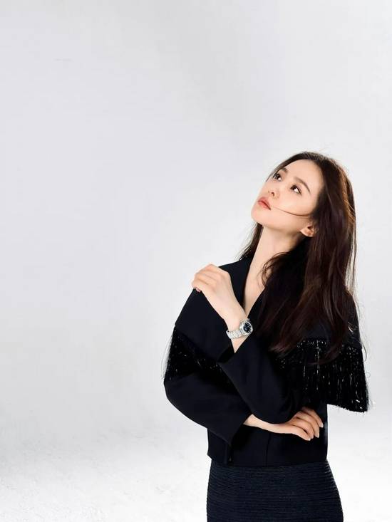 黑色 仙女的氛围感！入秋能让你飒出风的单品是它？