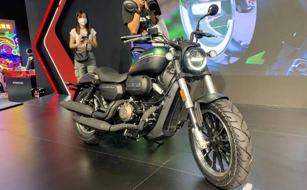 比CM300还要轻，QJMOTOR闪300 S国产巡航新“状元”！_搜狐汽车_搜狐网