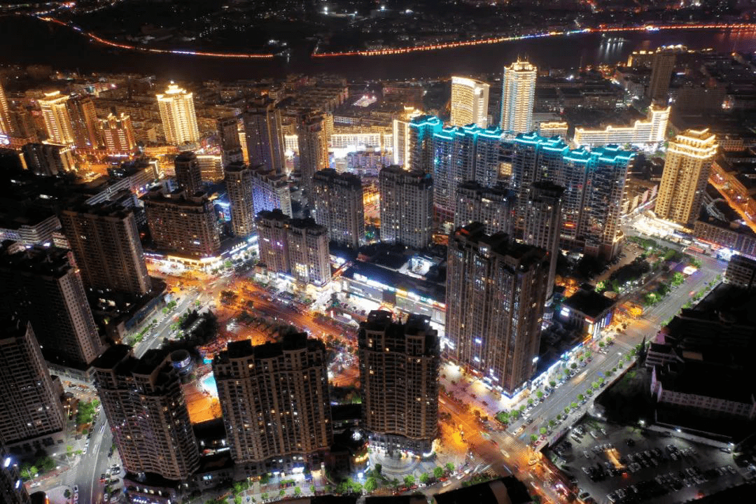 龙港财富中心夜景 池长峰 摄关于龙港改革对温州续写创新史的意义香港