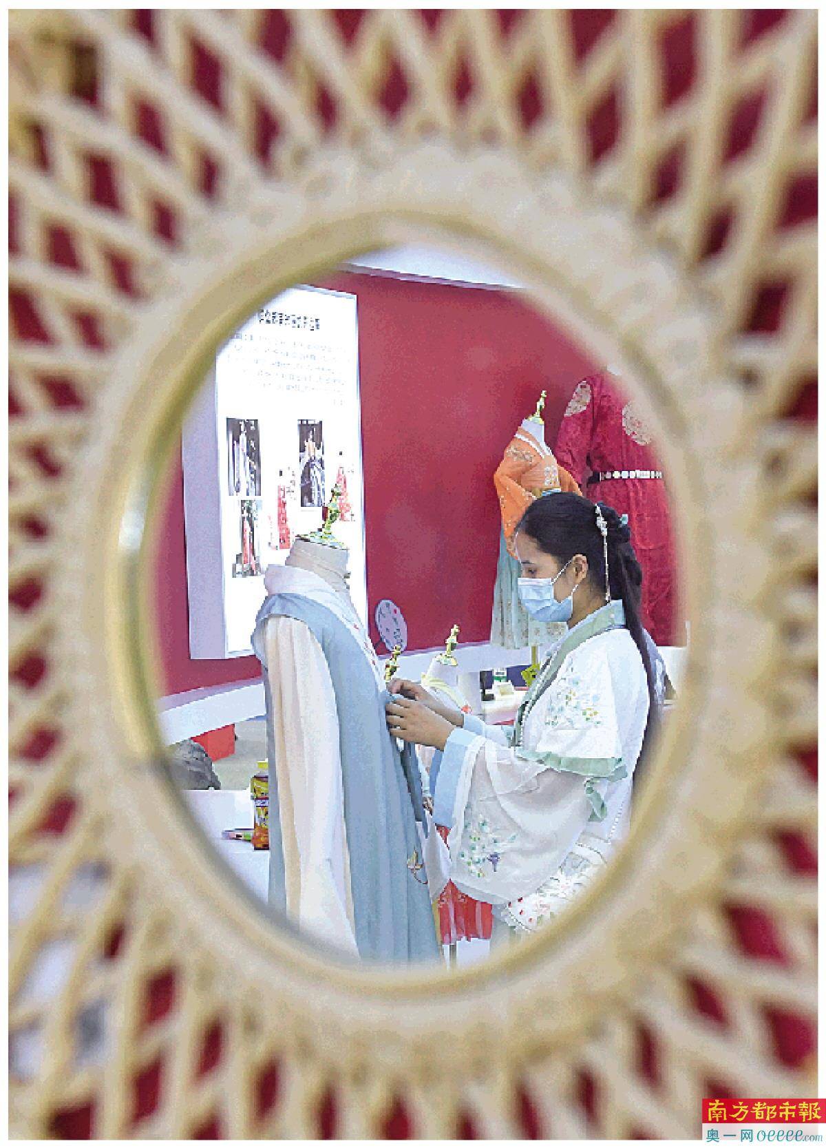 石墙7500万克拉宝石任你赏