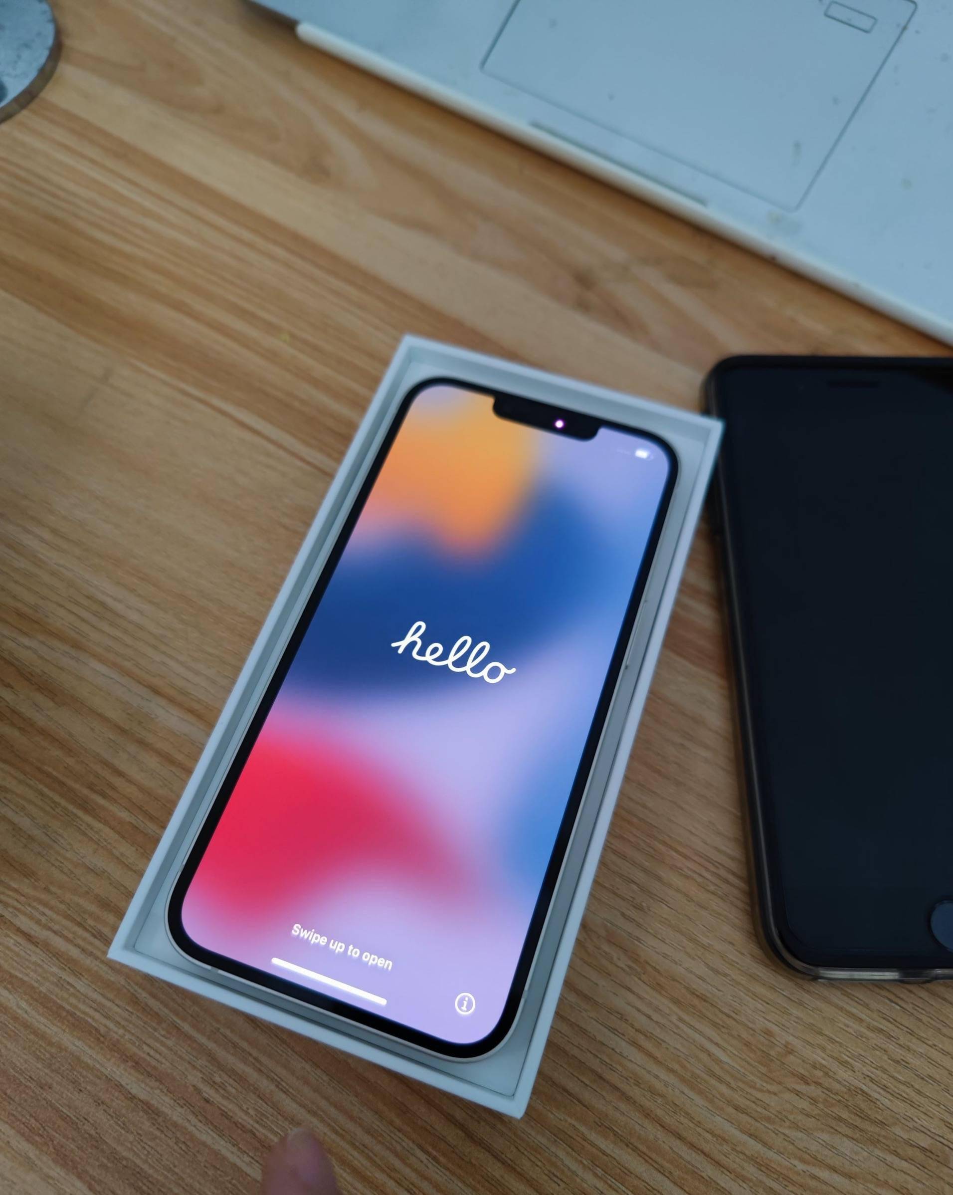 iphone13开箱体验对比华为p50pro感觉亏了