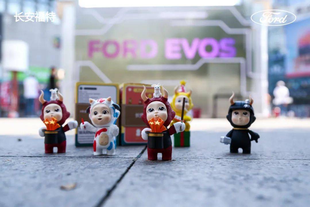 拿来吧你观音桥惊现巨型盲盒限时3天