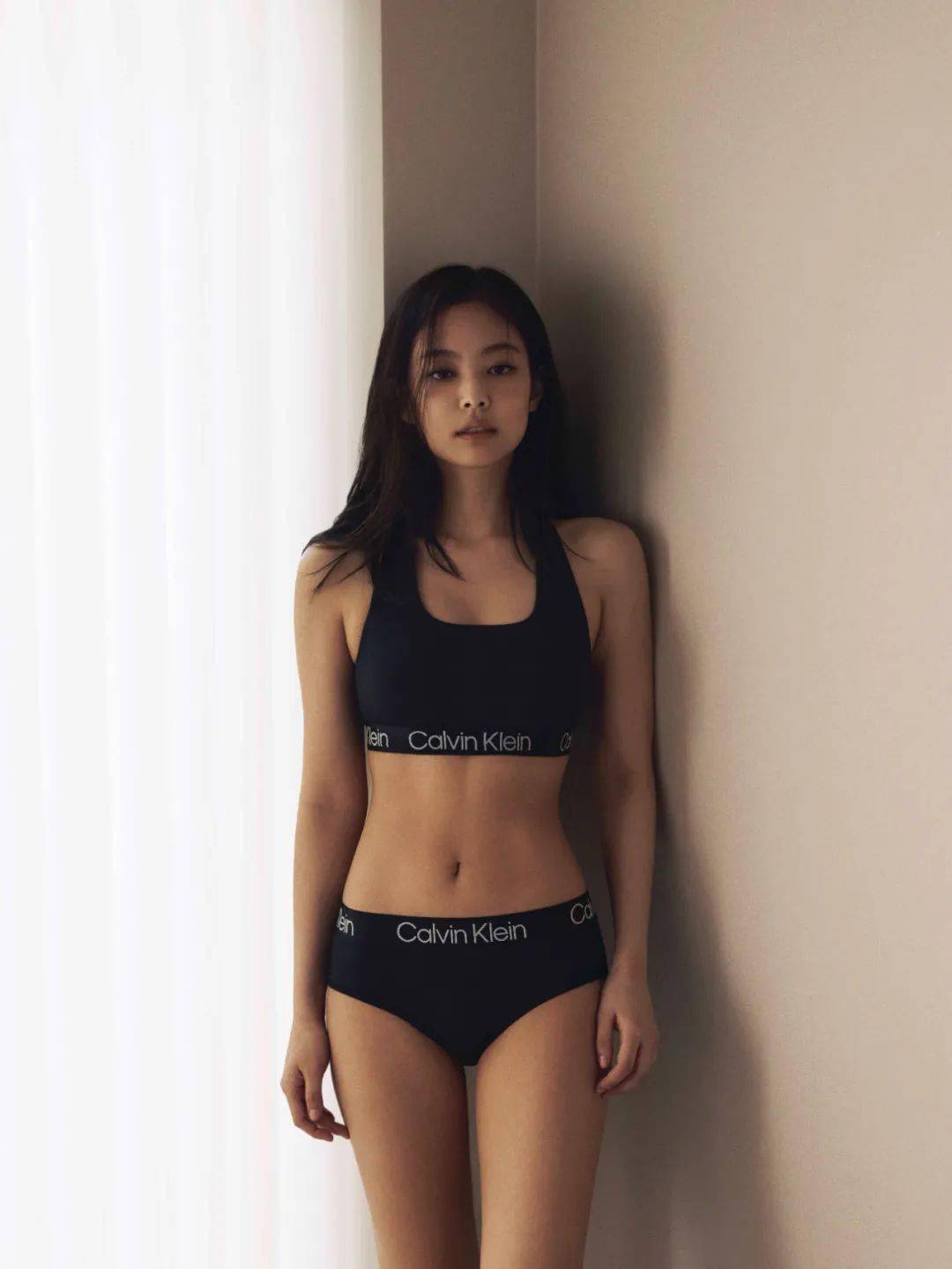 系列 初秋到！跟着Jennie摸一摸“纯欲天花板”~