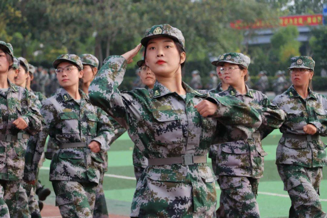 请党放心强国有我宁夏大学新华学院召开2021级学生军训成果汇报暨总结