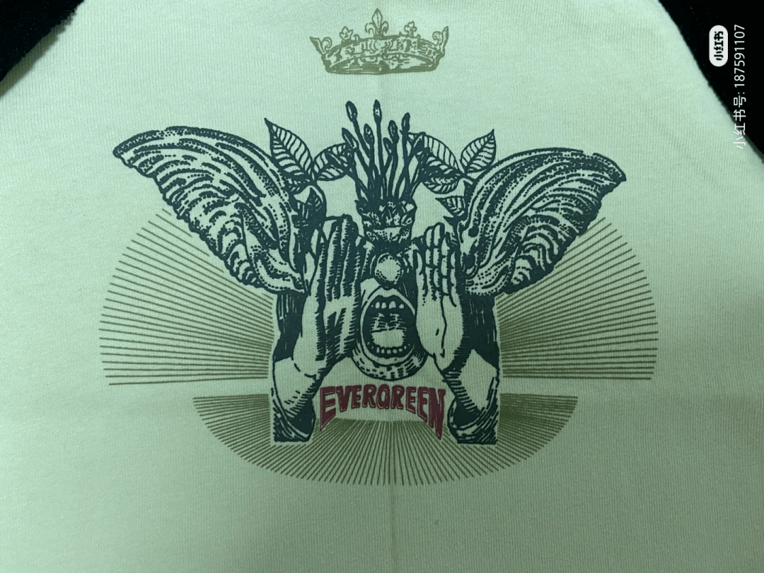 江南布衣 令人迷惑！江南布衣童装“欢迎来到地狱”设计引众怒！暗黑图案，怪异标语，网友：这给你家小孩穿你乐意？！