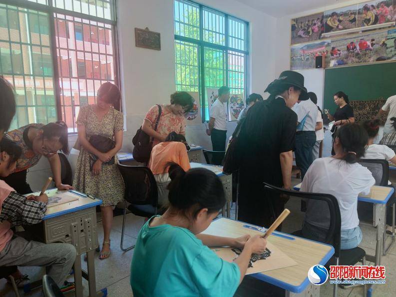 教学|隆回县三面九年义务制学校开展传统文化教育专题汇报活动