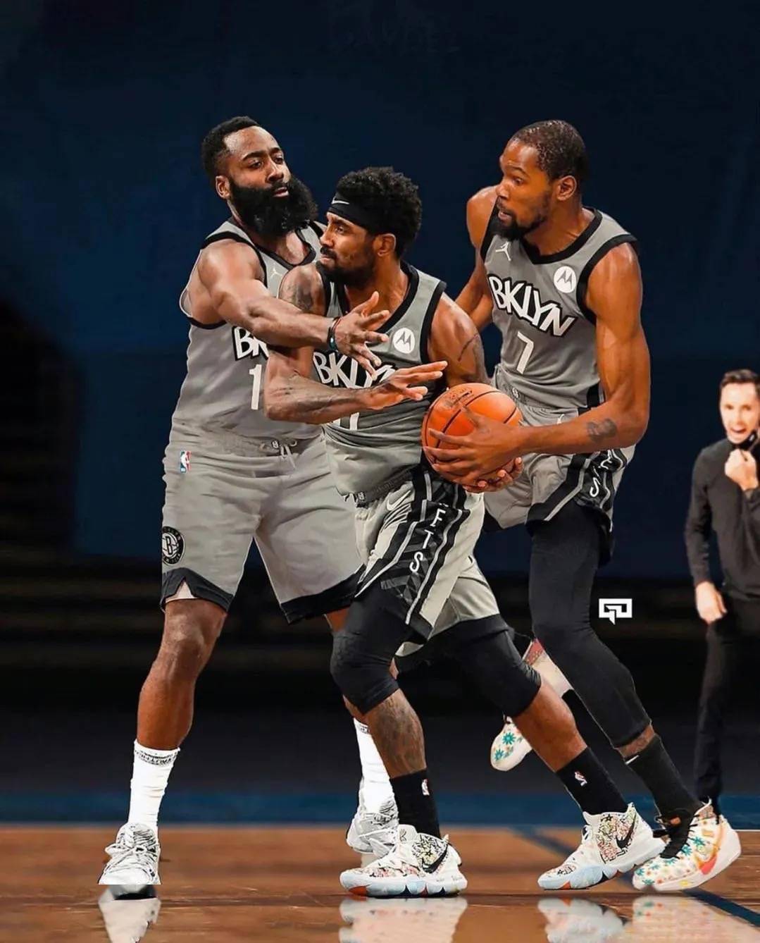 三巨头共进退,杜兰特,哈登拒绝透露接种情况,欧文姑姑出馊主意