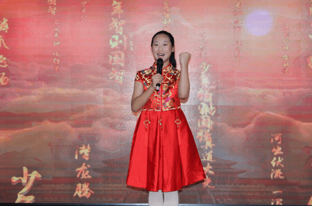 曹灿艺术团我与祖国共成长朗诵会温馨落幕