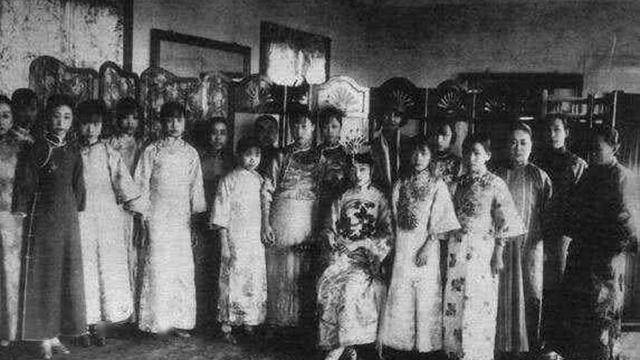 溥仪退位后貌美如花的宫女们到底去哪了网友漂亮也没人要