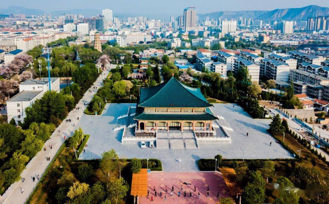 11.山塬气象——王顶和中国画作品展地 点:平凉市文化馆