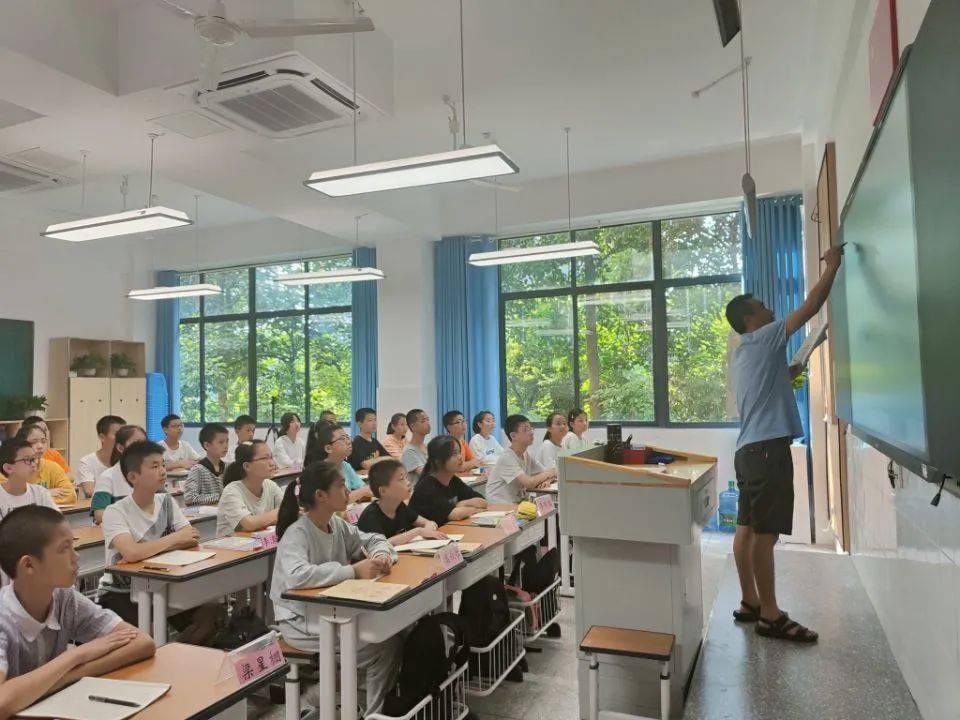 铜梁高中学校的初中部咋样?带你们去瞧瞧