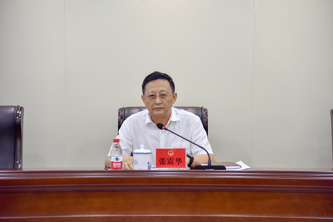 决定任命罗东,尹承玲为三亚市政府副市长
