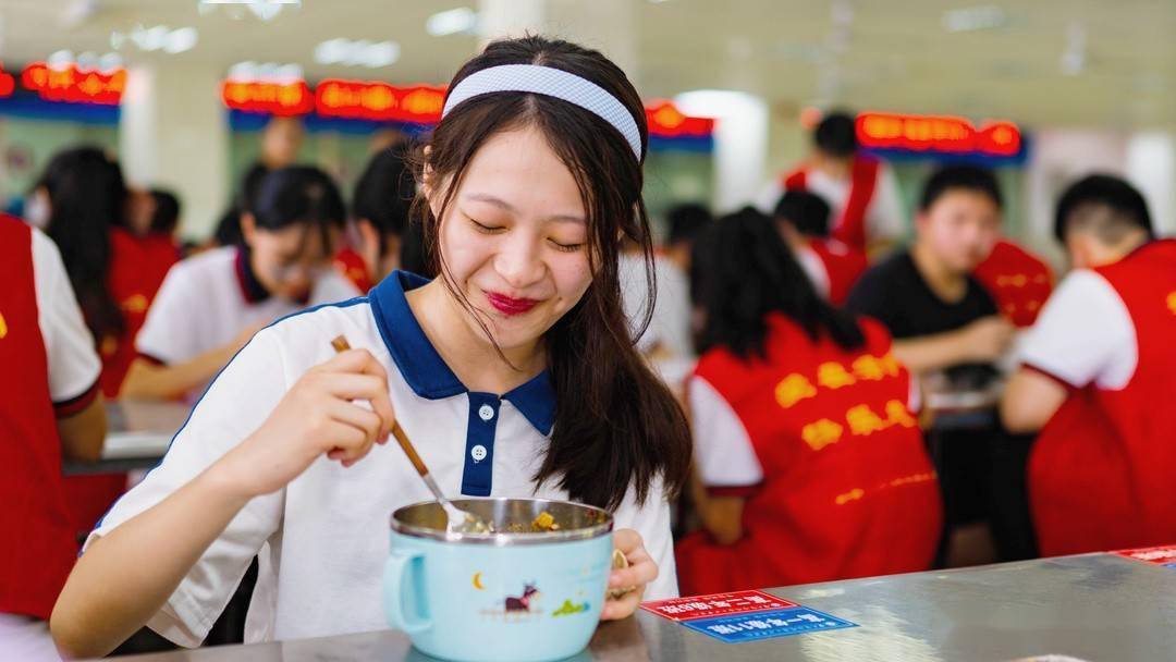 绝了!涪陵这个"大食堂"走红,后悔毕业得太早