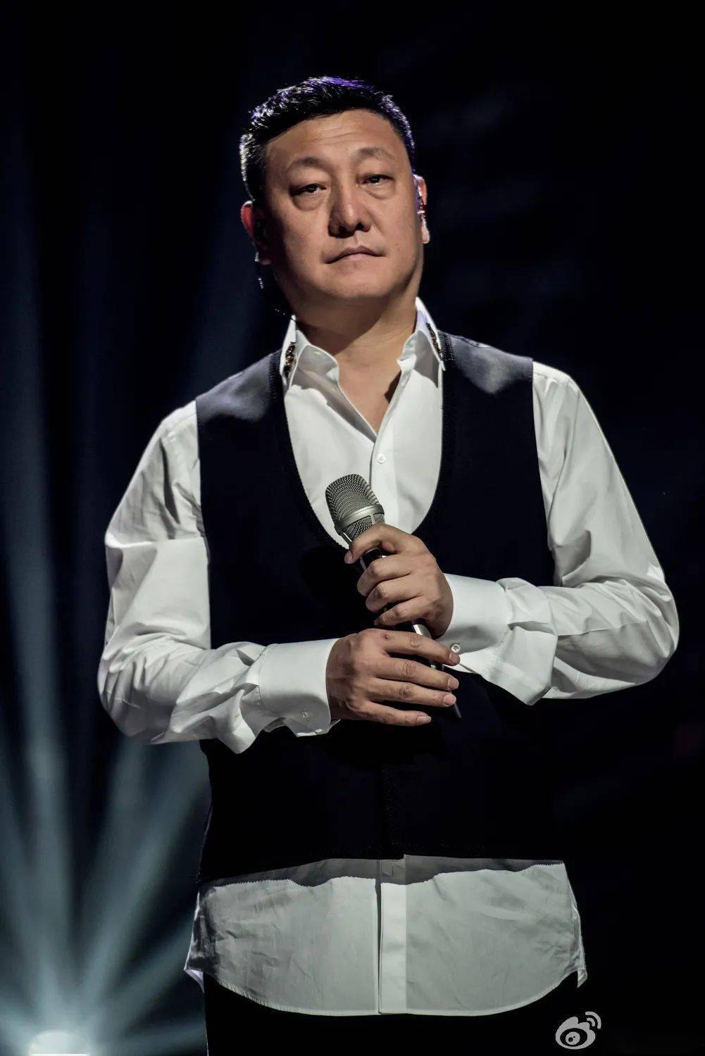 知名男歌手被前经纪人举报涉嫌漏税!_韩磊前