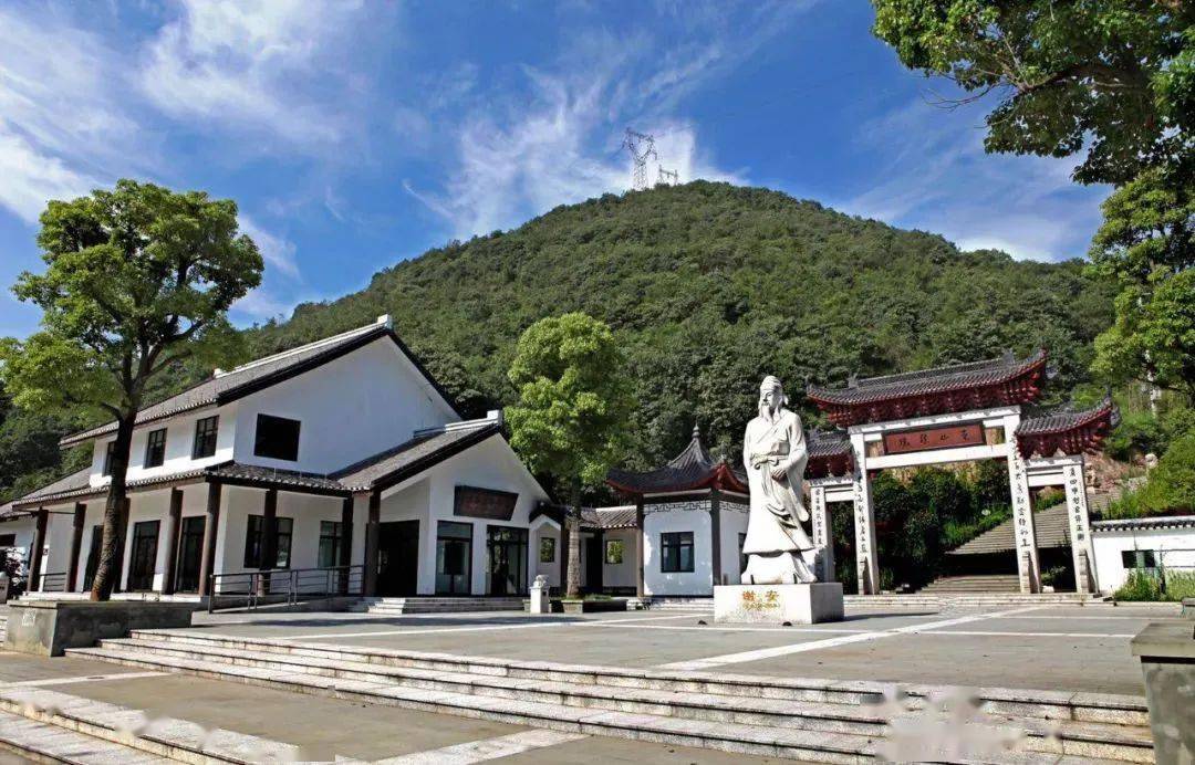 东山,在今浙江绍兴市上虞区西南,也称谢安山,距上虞城区约13千米,水陆