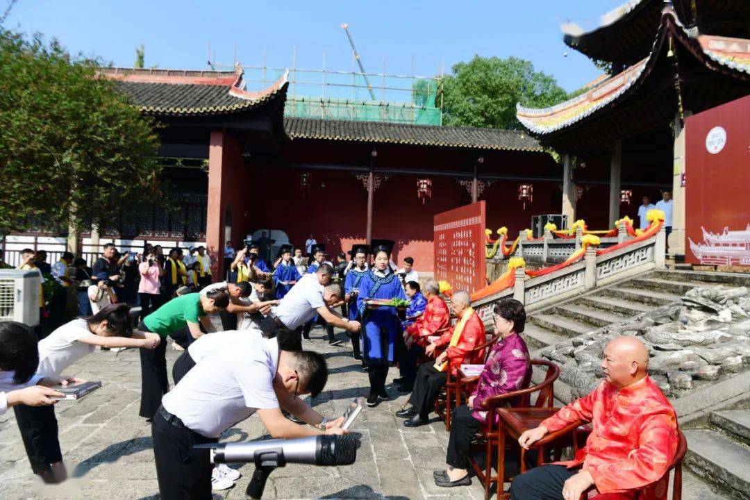 超震撼八音齐奏百人齐舞浏阳举行秋季祭孔大典