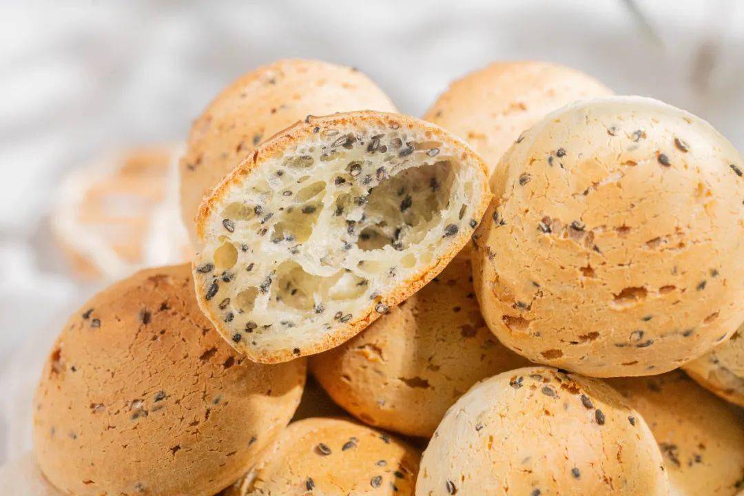 这款麻薯球的做法在一众烘焙蛋糕中算是初级入门款了,只要加蛋液调整