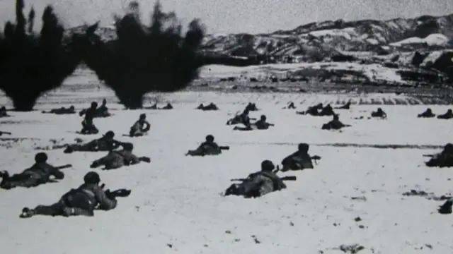 志愿军|哭了！吴京4年后的封神之作，藏着中美两国都不敢遗忘的往事