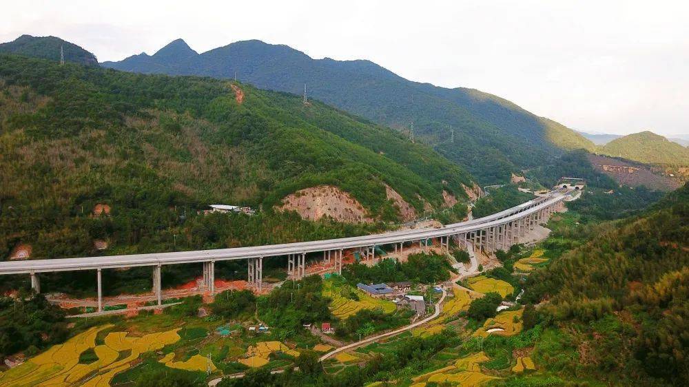 5公里靖永高速全线最长隧道左洞顺利贯通