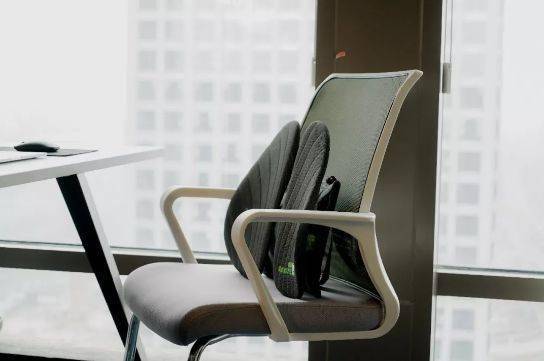 角度|8小时久坐不累，谷歌、腾讯员工都在用的腰靠有多神奇？