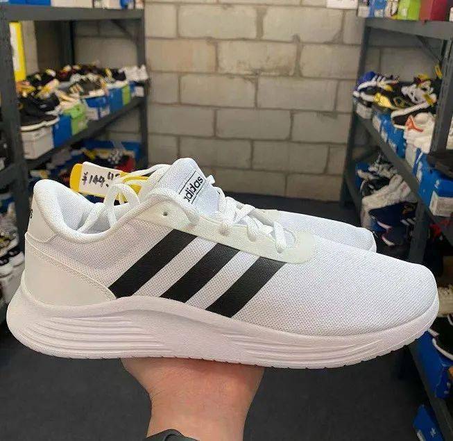 斯凯奇国庆大促!低至1.5折!紧邻通州?3000㎡大卖场!10万件货品清仓特卖!