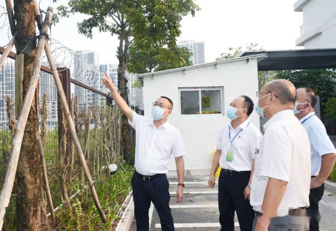 李仕鹏梁小昌督导国庆前安全生产和疫情防控工作