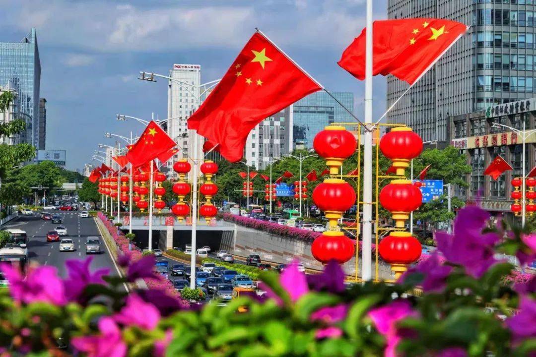 燃起来了,这就是中国红啊!_国旗护卫队