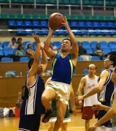 宁光|良医 | 100个俯卧撑、1000个模拟跳绳……院士说这才是锻炼