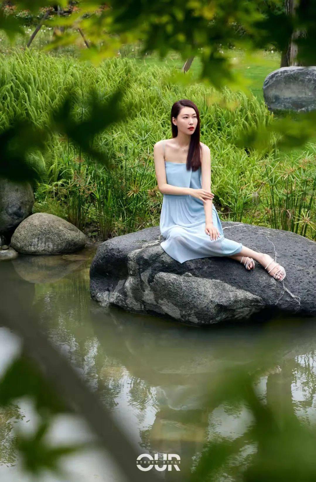 王佳文 落叶缤纷，和赵雅芝 张欣尧 徐梦洁 王紫璇 共同探寻深秋色彩