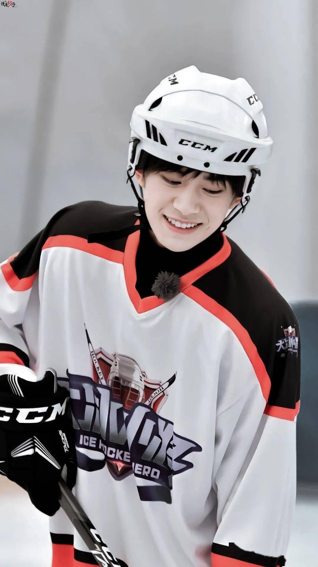 满屏易烊千玺太好磕了